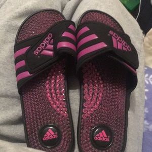 Nwot pink and black adidas slides